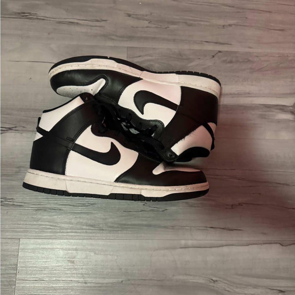 Nike Panda Dunks